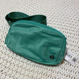 Lululemon paradise green everywhere belt bag
